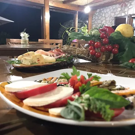 Del Sole Farm stay *